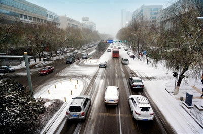 鼎日蓄電池雪天路況